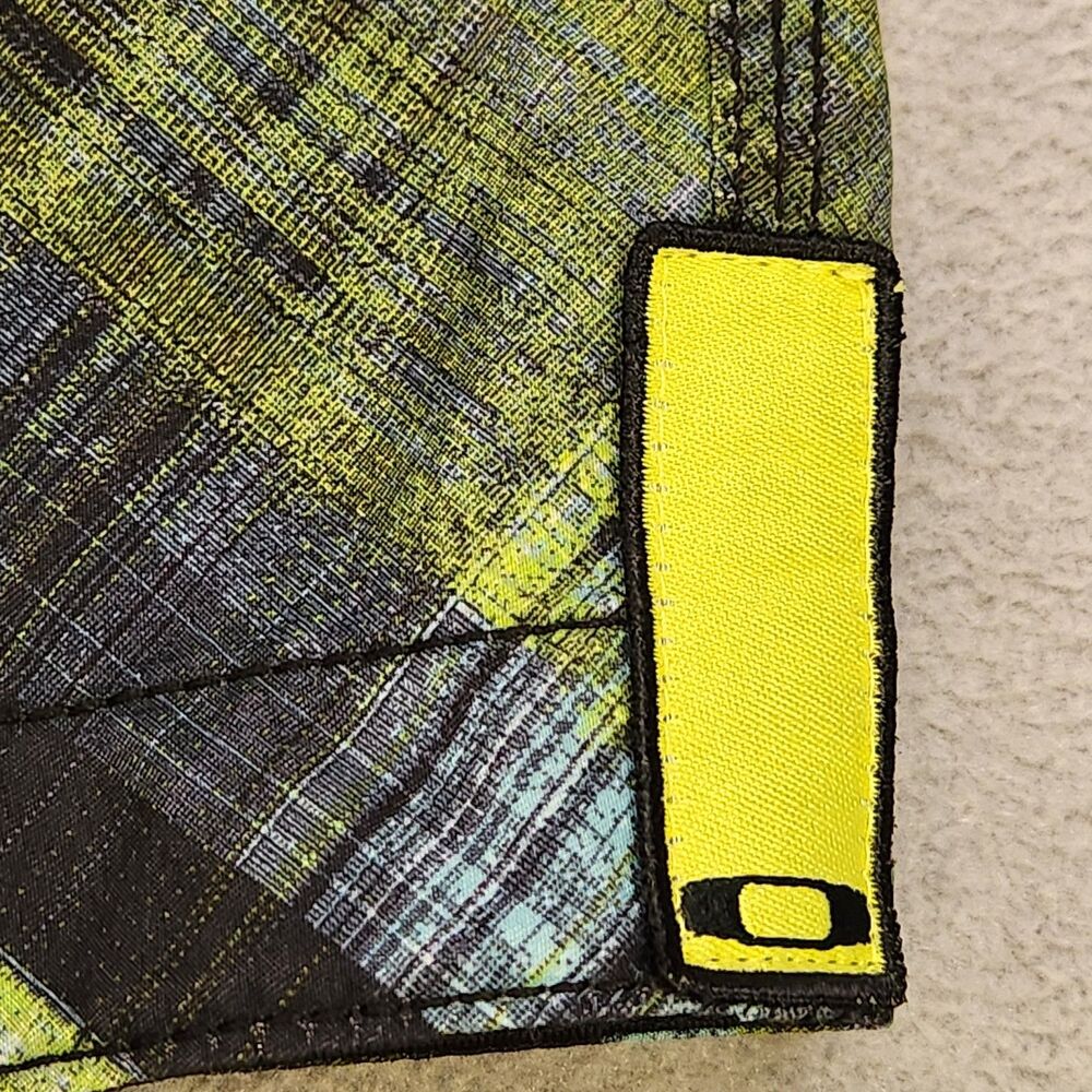 Oakley Hybrid Board Shorts Men's 34 Lime Green Checkered Plaid Cargo Zip 11" - Picture 5 of 6